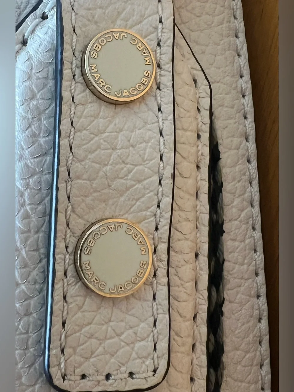Marc Jacobs The Groove Leather Messenger Bag in Cream